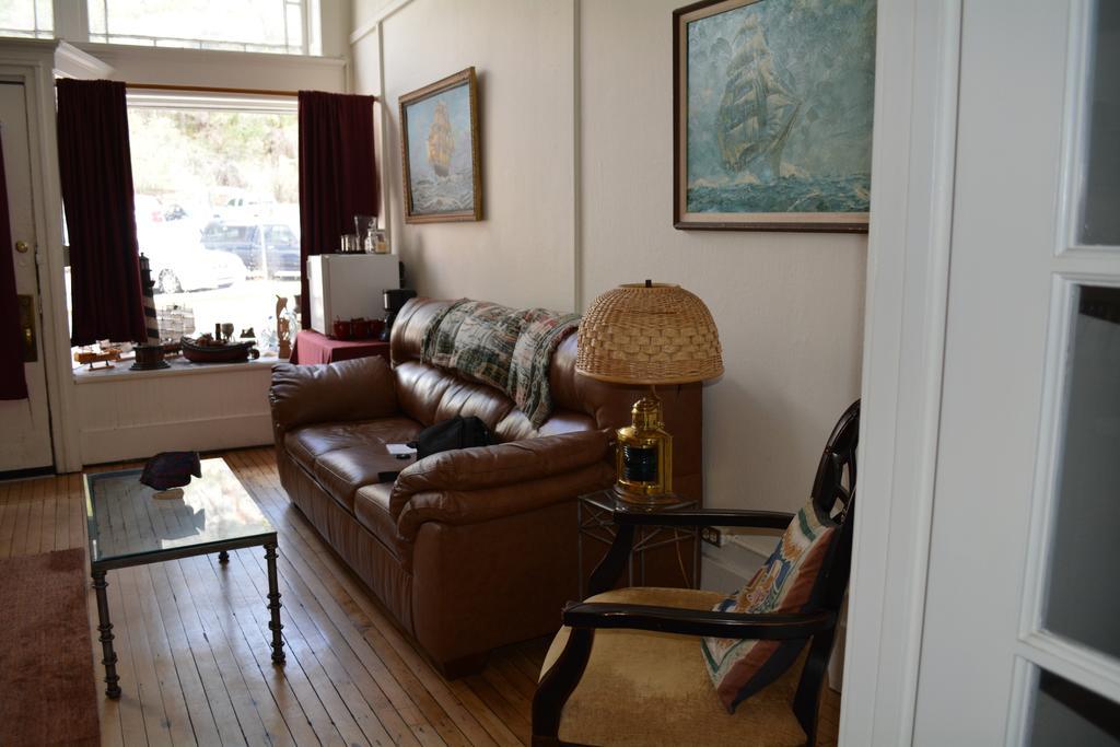 Bisbee Grand Hotel Room photo