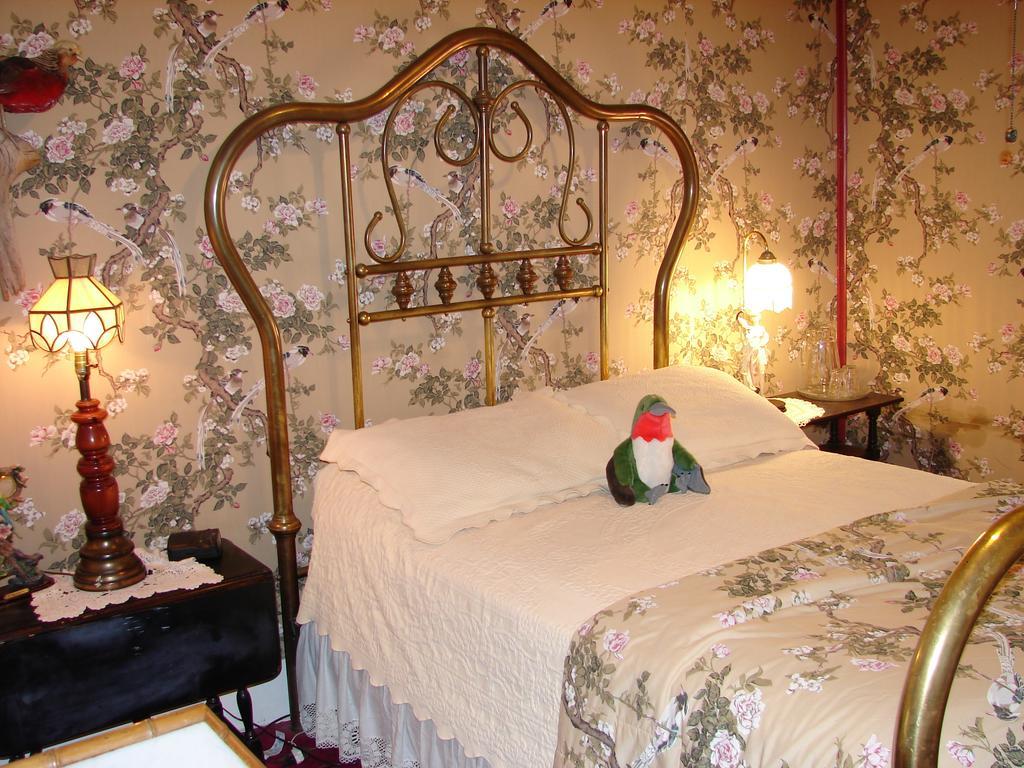 Bisbee Grand Hotel Room photo